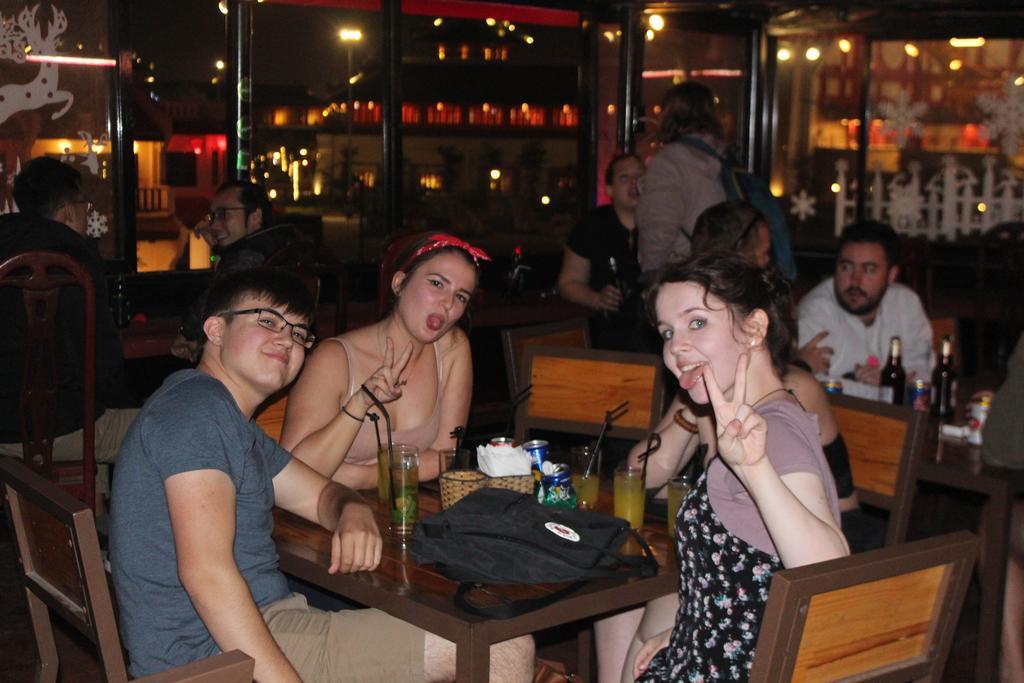 Halong Bay View Hostel Ха Лонг Екстериор снимка